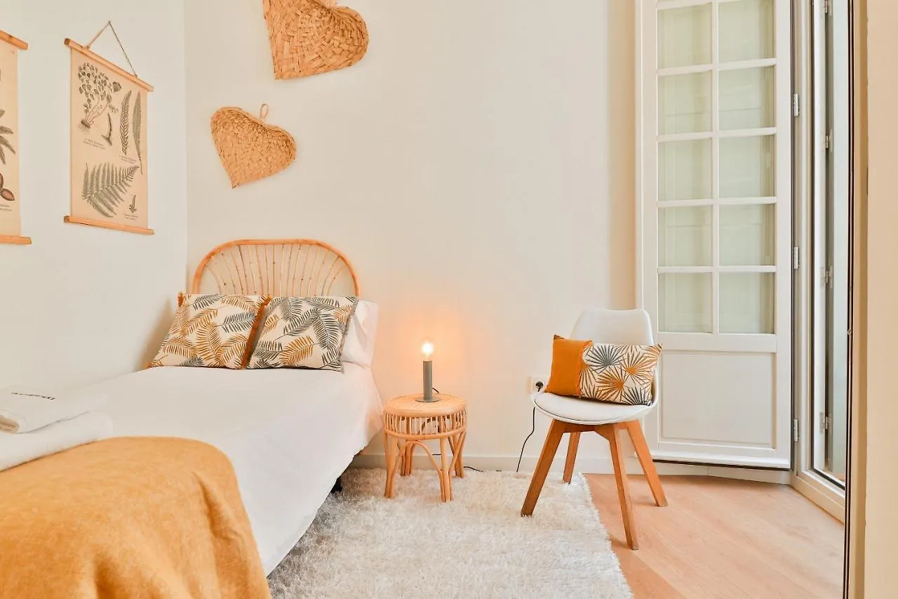 C74 - Marvelous 3 Bedroom Apartment In Historical Málaga Spanje