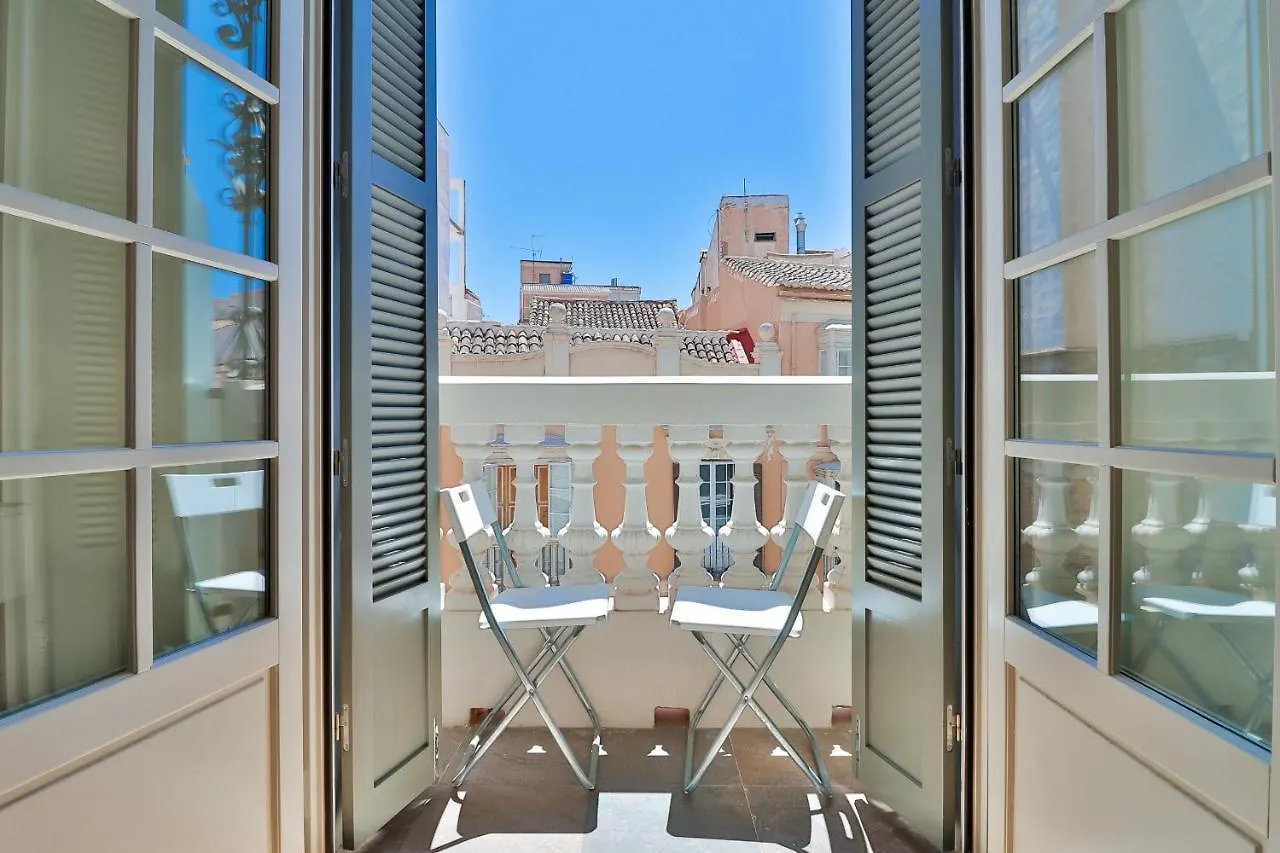 C74 - Marvelous 3 Bedroom Apartment In Historical Málaga