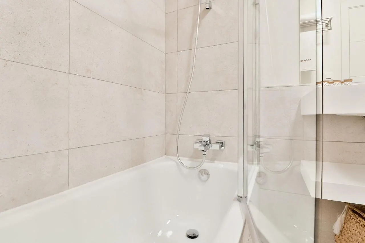 C74 - Marvelous 3 Bedroom Apartment In Historical Málaga